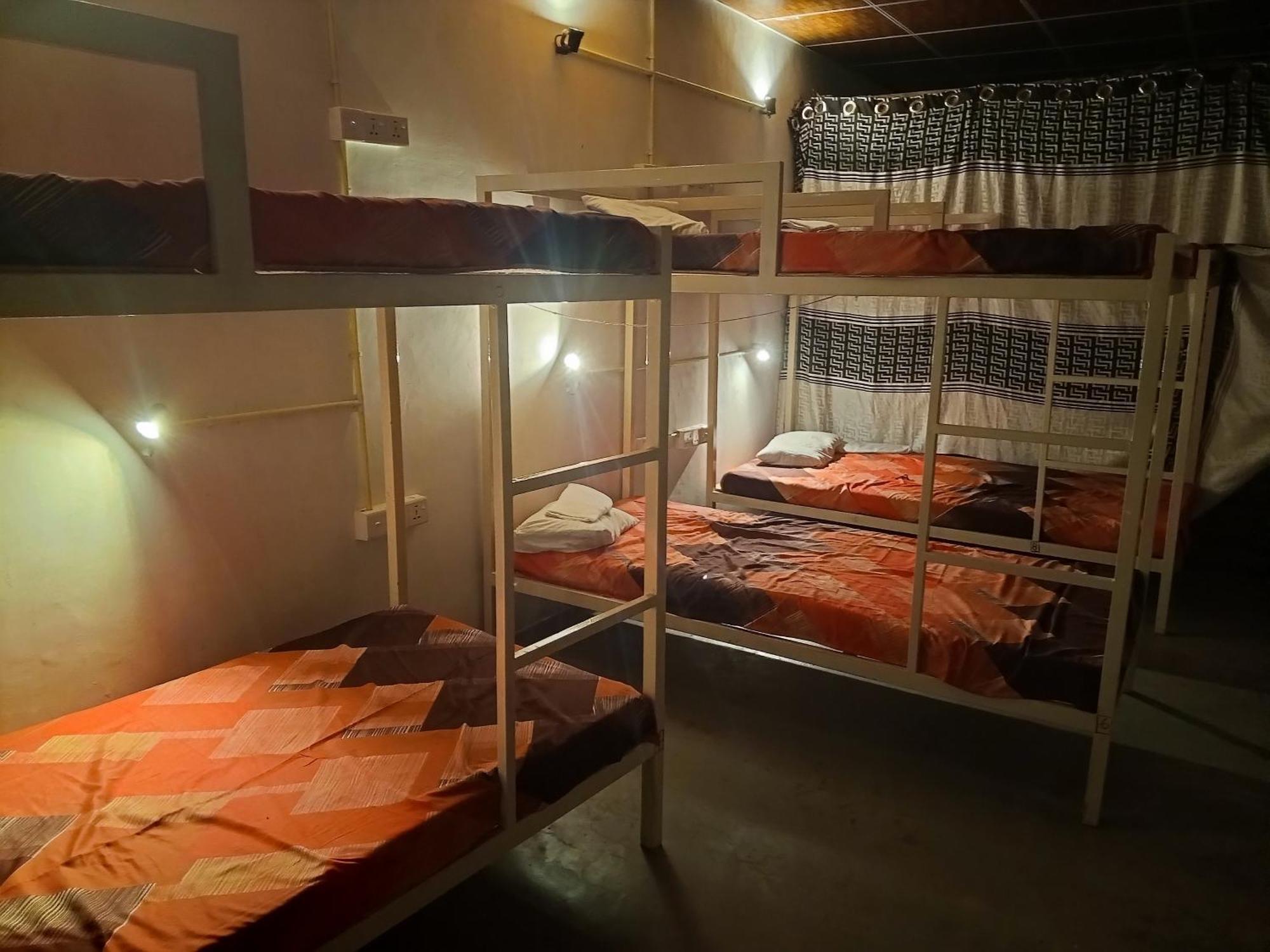 Surfing Lion Hostel Arugam Kudah Eksteriør bilde