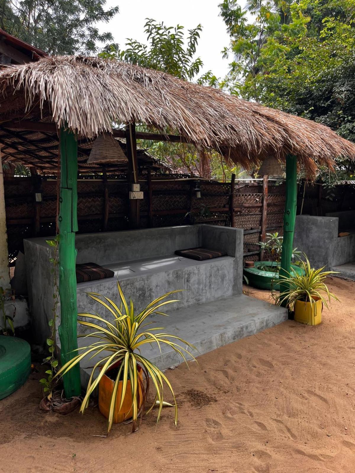 Surfing Lion Hostel Arugam Kudah Eksteriør bilde