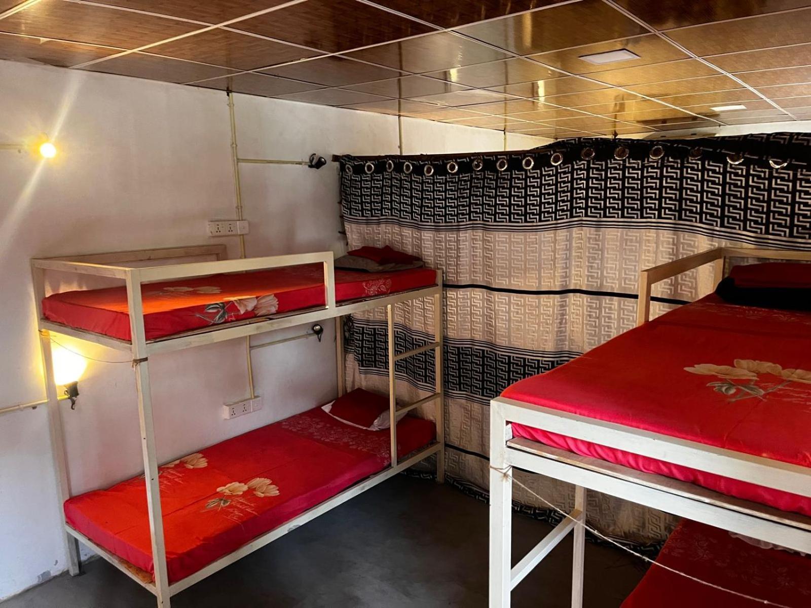 Surfing Lion Hostel Arugam Kudah Eksteriør bilde