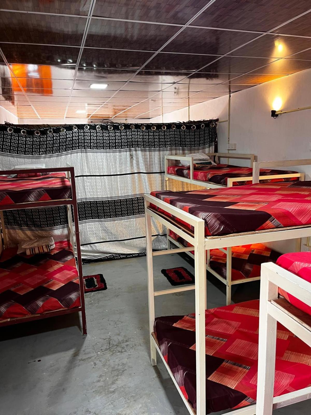 Surfing Lion Hostel Arugam Kudah Eksteriør bilde