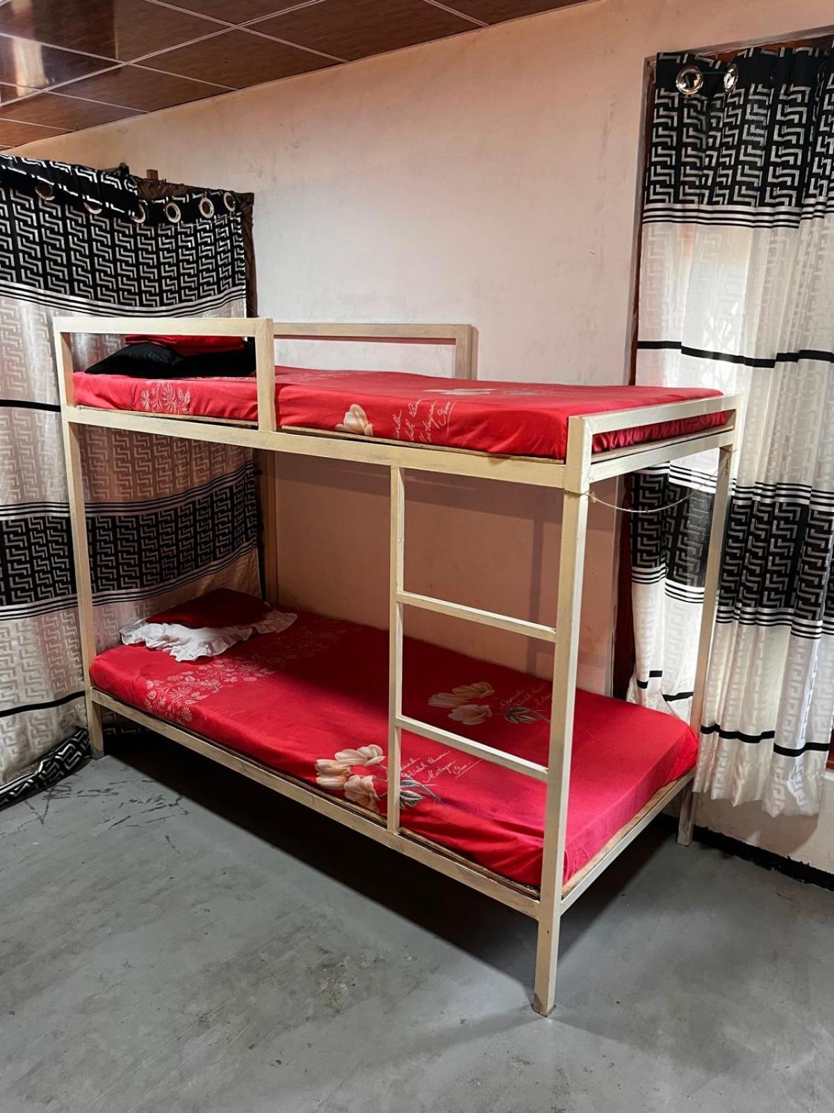 Surfing Lion Hostel Arugam Kudah Eksteriør bilde