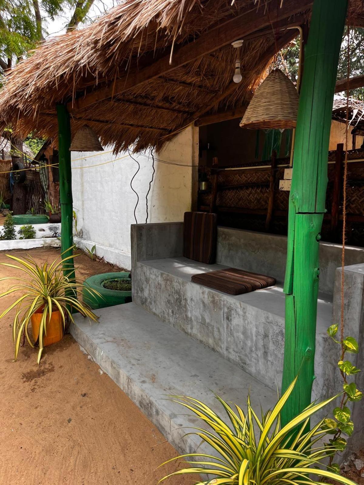 Surfing Lion Hostel Arugam Kudah Eksteriør bilde