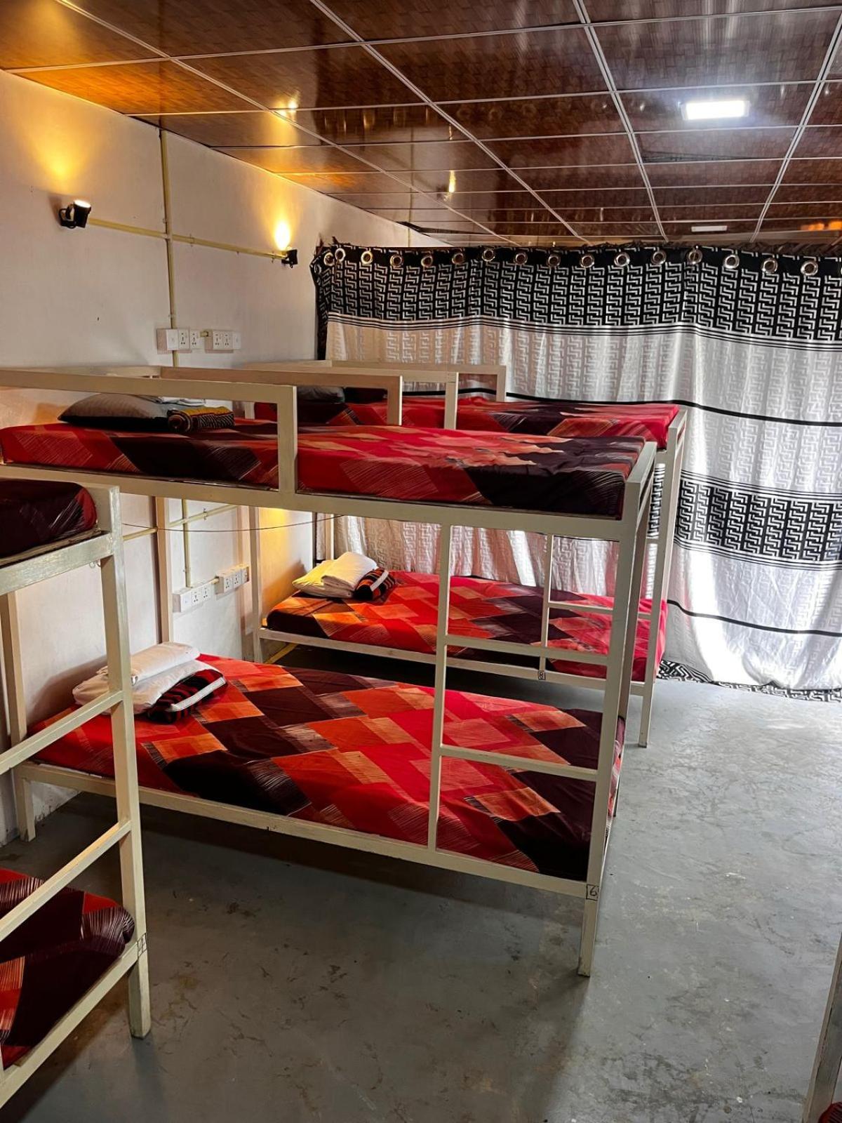 Surfing Lion Hostel Arugam Kudah Eksteriør bilde