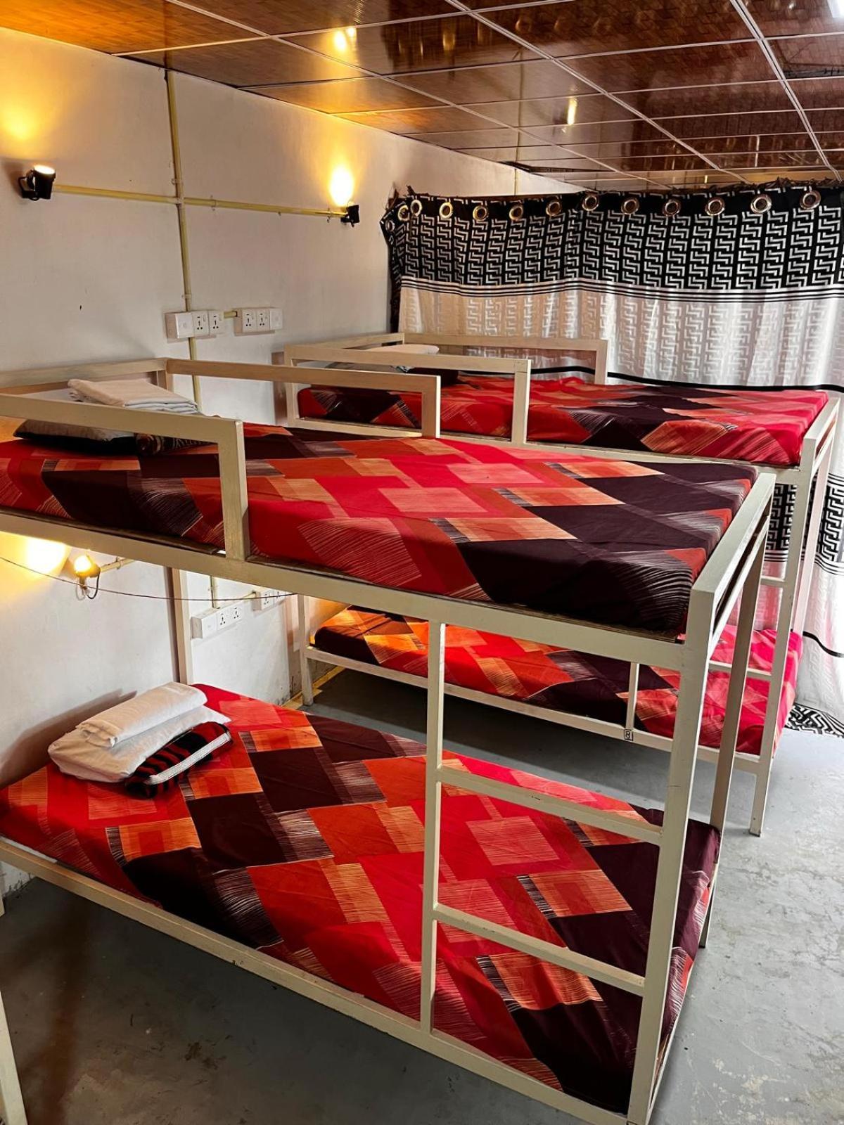 Surfing Lion Hostel Arugam Kudah Eksteriør bilde