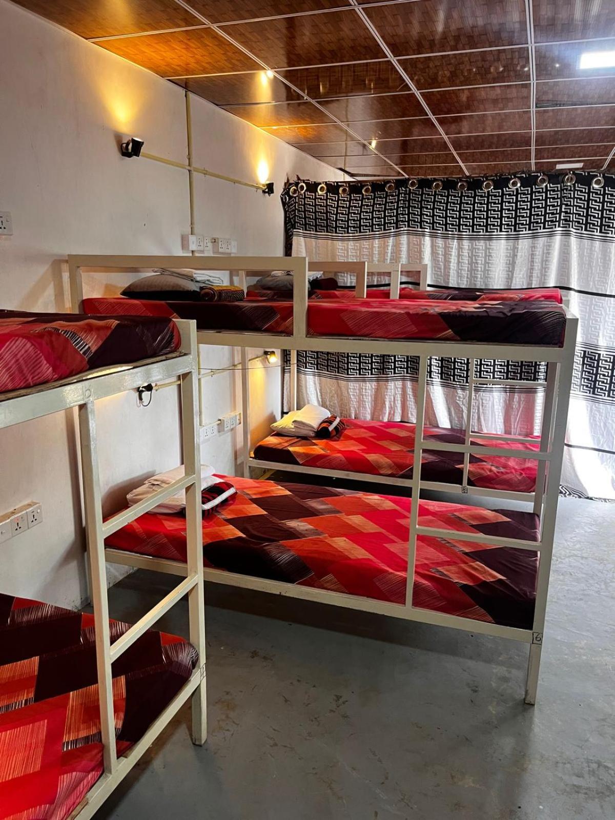 Surfing Lion Hostel Arugam Kudah Eksteriør bilde