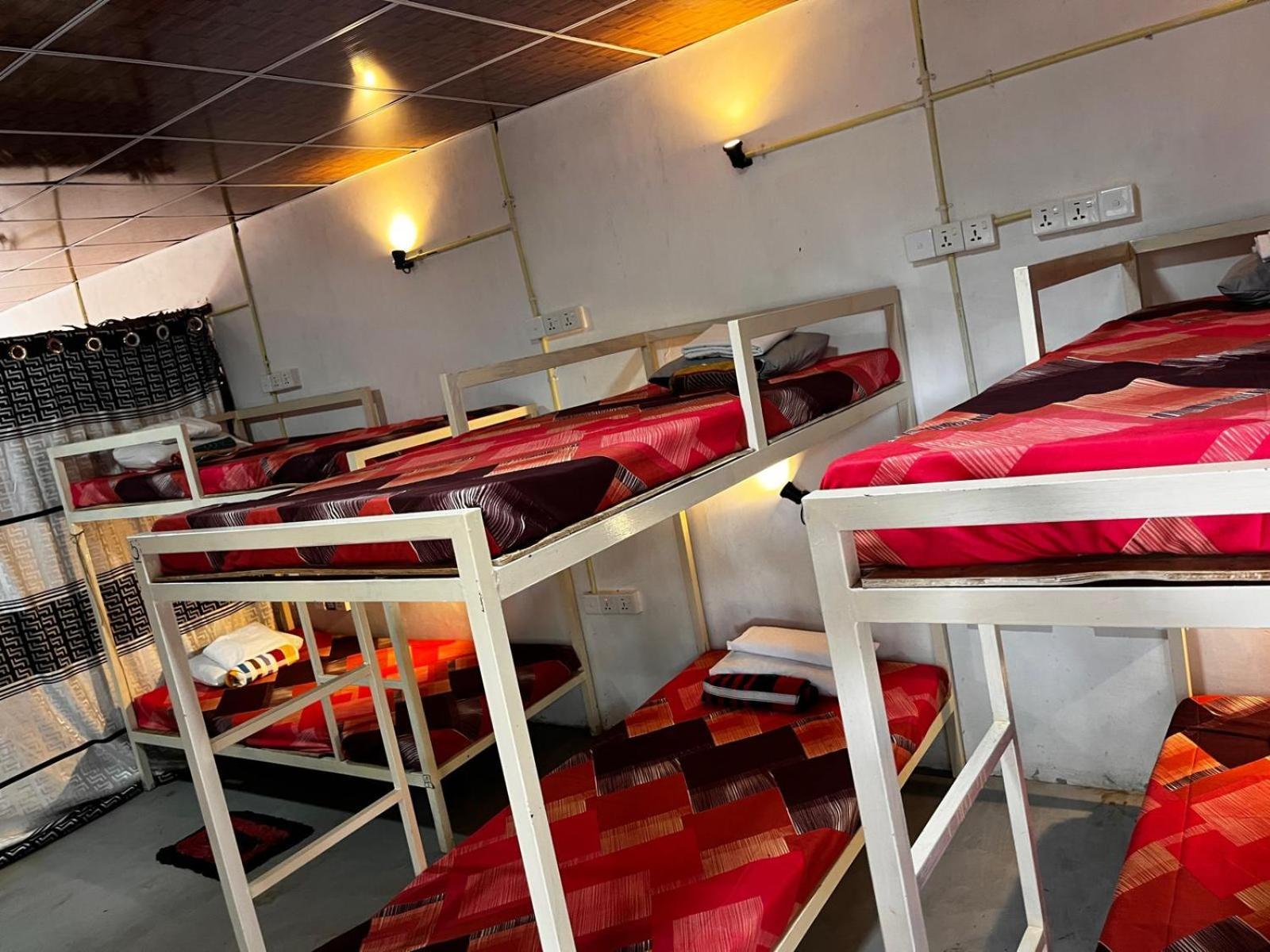 Surfing Lion Hostel Arugam Kudah Eksteriør bilde