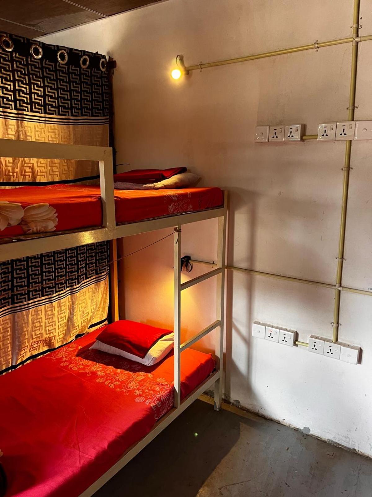 Surfing Lion Hostel Arugam Kudah Eksteriør bilde