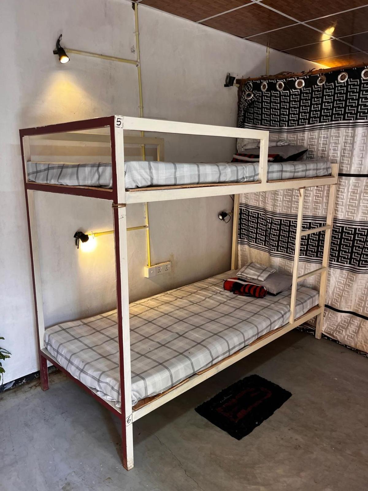 Surfing Lion Hostel Arugam Kudah Eksteriør bilde