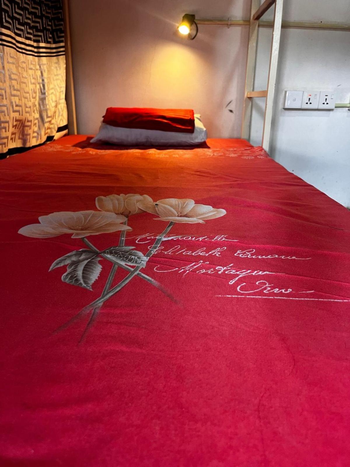 Surfing Lion Hostel Arugam Kudah Eksteriør bilde