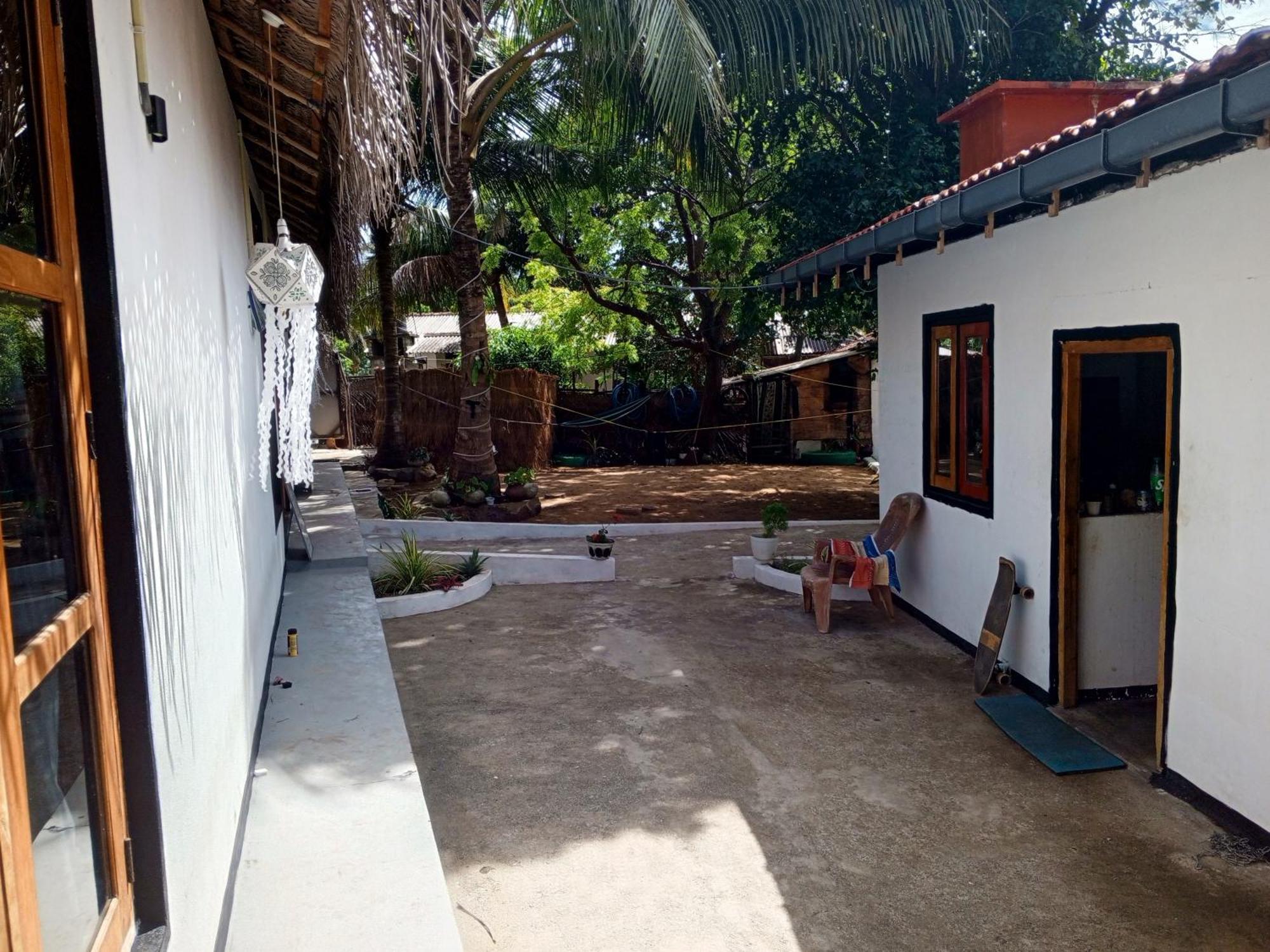 Surfing Lion Hostel Arugam Kudah Eksteriør bilde